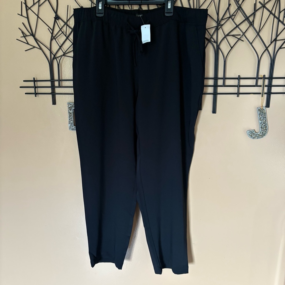 Loft Pull-on black dress cropped ankle pants size Large- NWT never worn.
